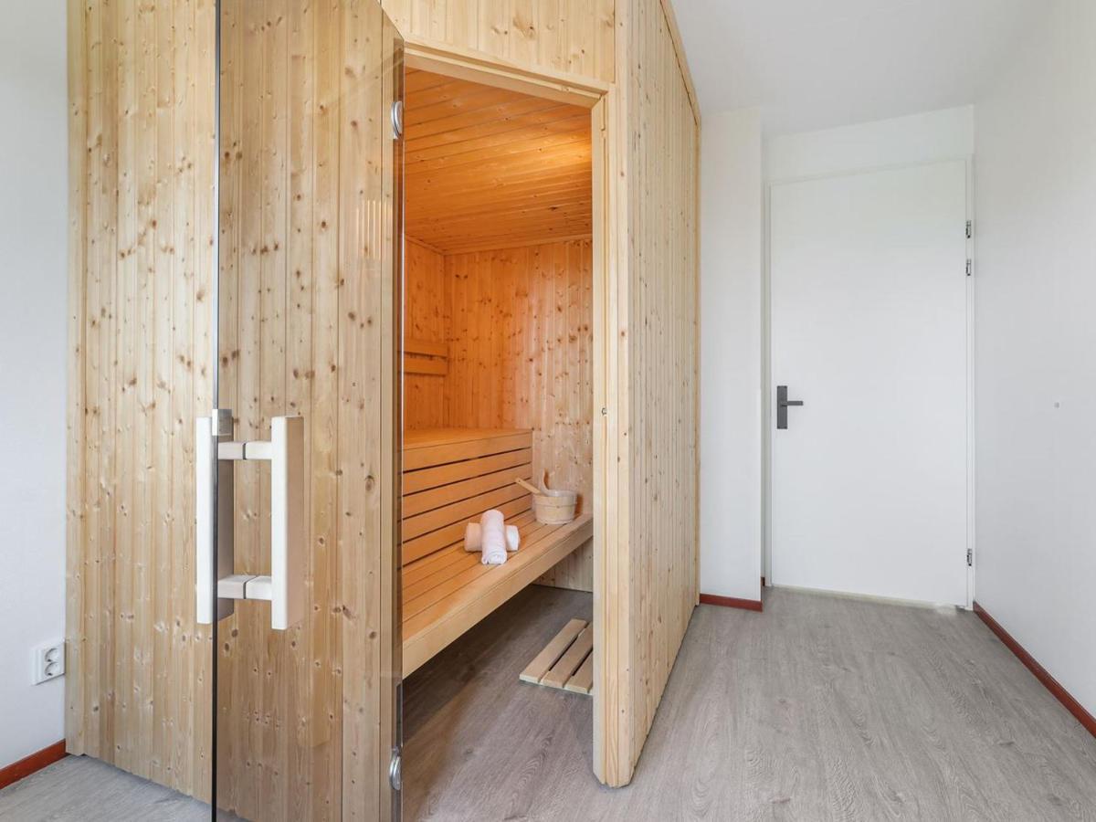 Luxury 4-Person Residence In The Holiday Park Landal Esonstad Anjum Екстериор снимка